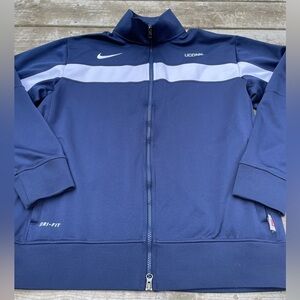 NIKE UCONN zip up size L